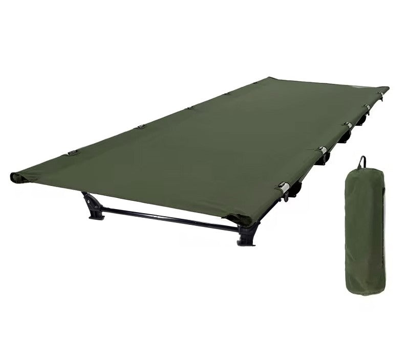 lit de camp et sac de transport